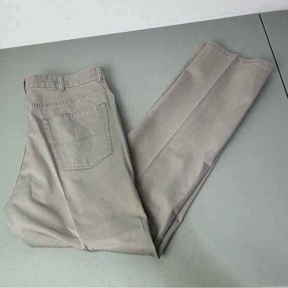 LL Bean Standard Fit Men's Khaki Pants 35X32 Cotton Neutral Casual Straight Leg